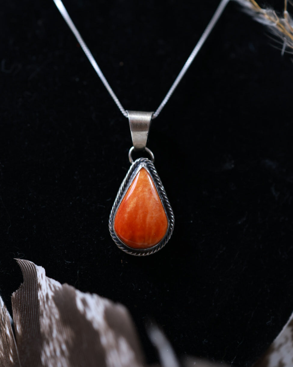 Spiny Oyster Pendant - Smokin' Blues Turquoise