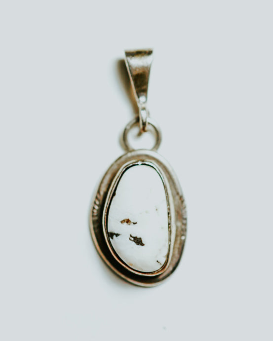 White Buffalo Pendant - Smokin' Blues Turquoise