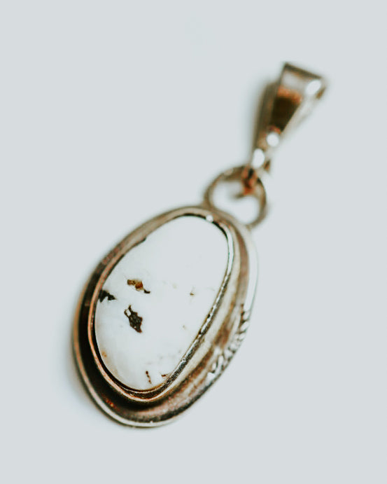 White Buffalo Pendant - Smokin' Blues Turquoise